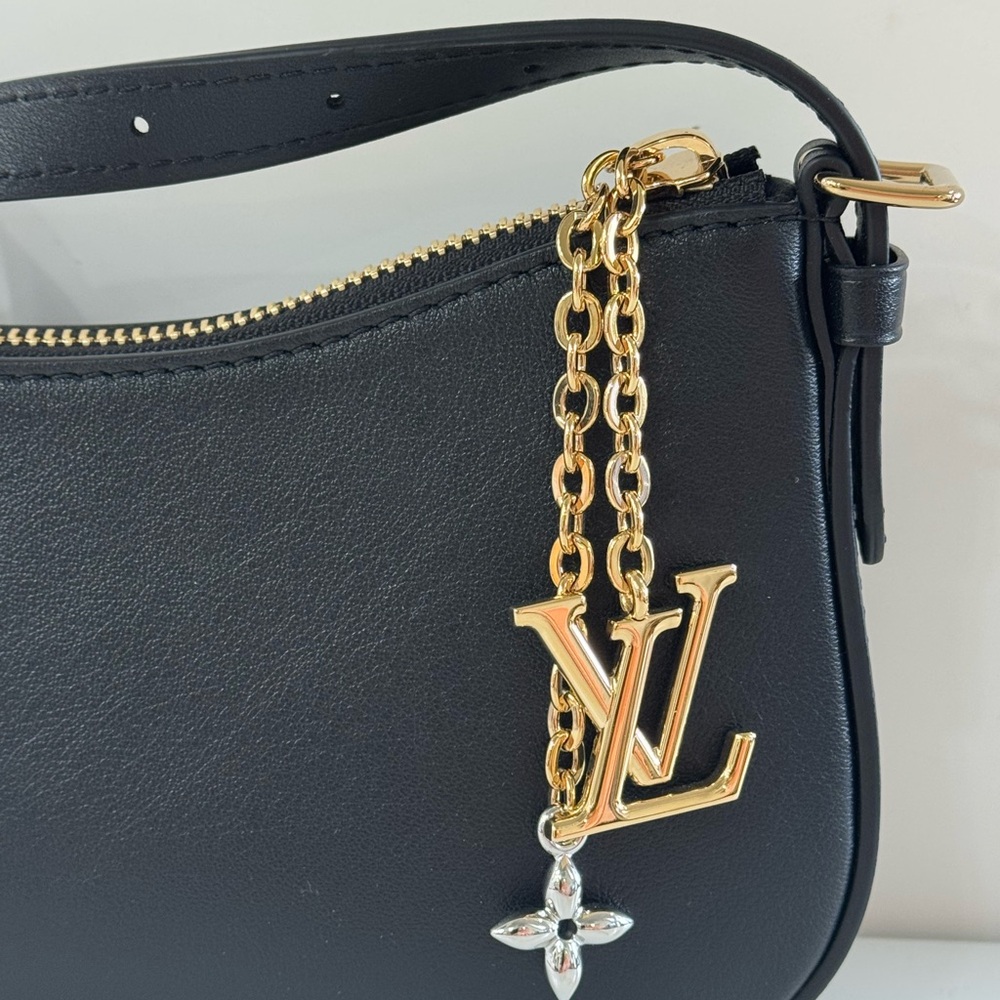 NEW Louis Vuitton Bloom Noir Leather Bag w Gold Hardware and Chain Detail -Black - Picture 3 of 12